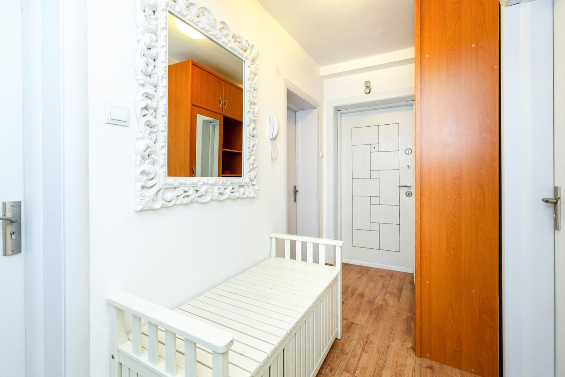 The White Apartment - Free Parking Sofia Buitenkant foto